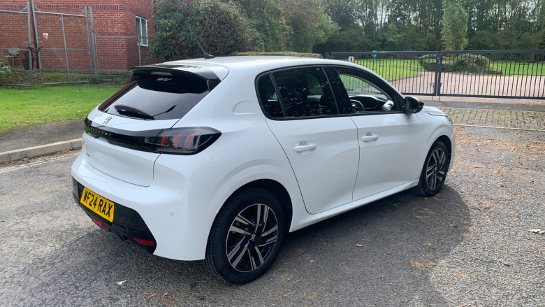 Peugeot 208 1.2 PureTech 100 Allure Premium + 5dr Petrol Hatchback